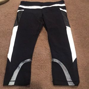 Black and White Lululemon Leggings